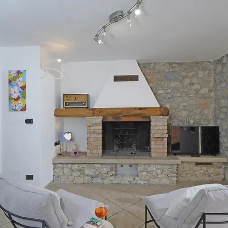 Samuel House - View Traditional Italy توسكولانو ماديرنو