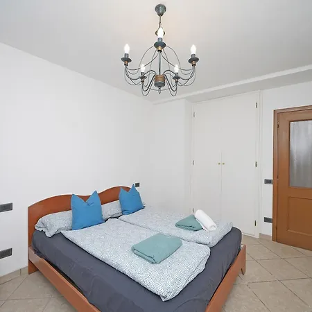 Samuel House - View Traditional Italy
