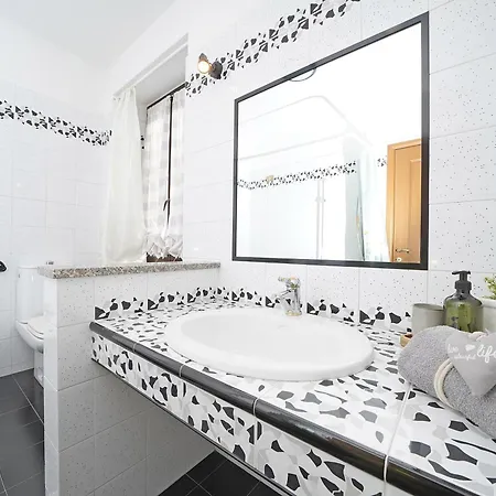 Samuel House - View Traditional Italy توسكولانو ماديرنو