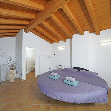 Samuel House - View Traditional Italy توسكولانو ماديرنو